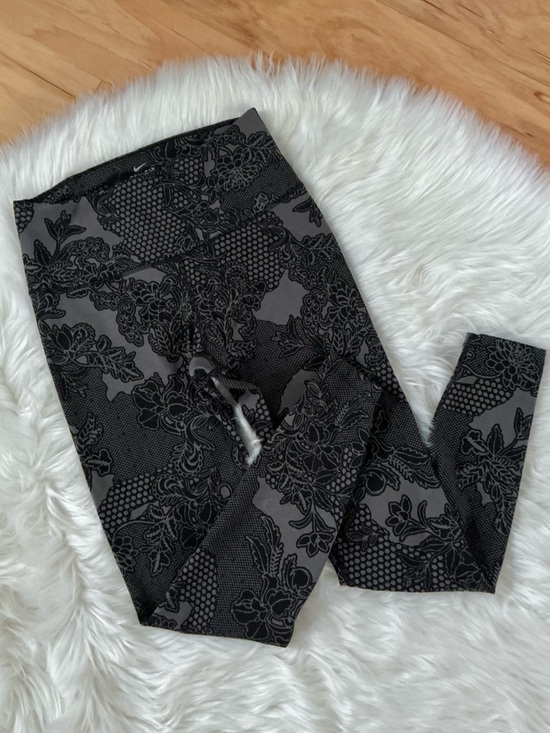 Nike Pants - Nike Dri Fit High Rise Floral Lace Print Leggings Size Medium